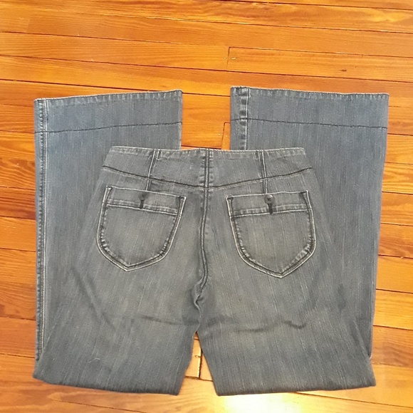 Old Navy Ladies Lowest Rise Saylor Jeans - Picture 2 of 5